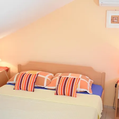 Pine Diver Pinezići